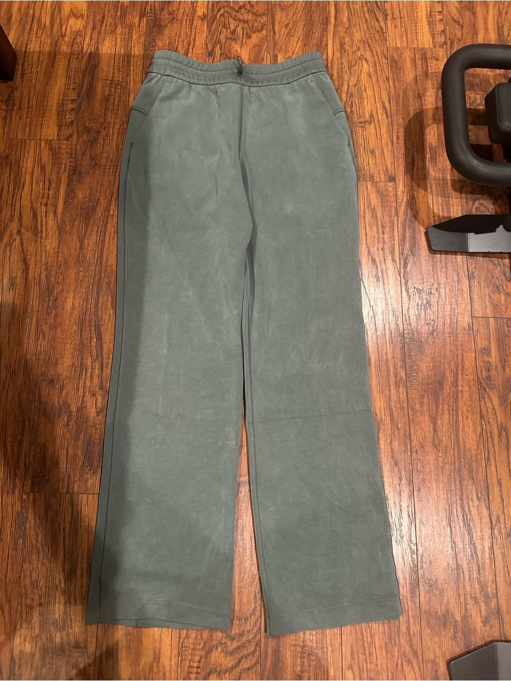 lululemon athletica Softstream Olive Green Relaxed-Fit Sweatpants